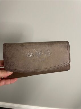 Life Is Good Brown Leather trifold wallet